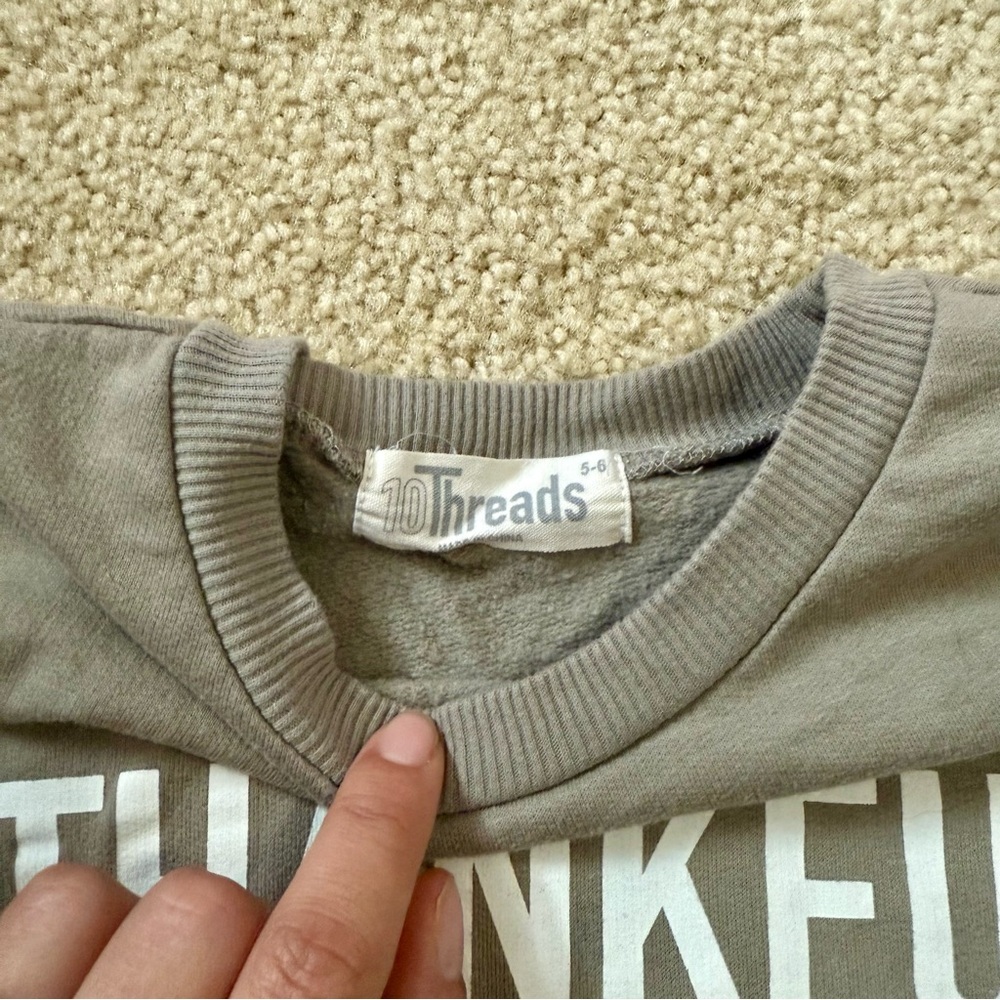 10Threads ‘Thankful’ Sweatshirt - Picture 4 of 4